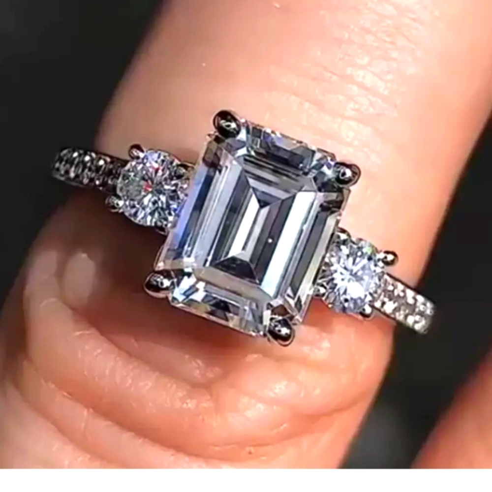 Fashion wedding ring Emerald Cut silver tone solitaire size 8